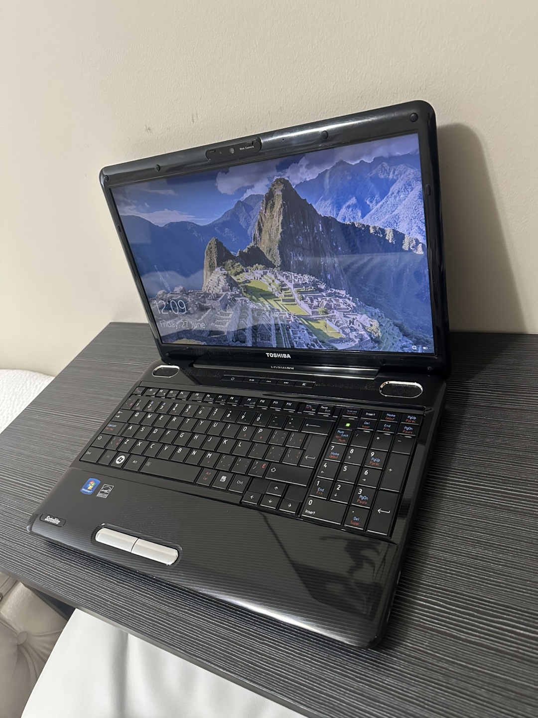 Toshiba L500 laptop in excellent condition - photo 2