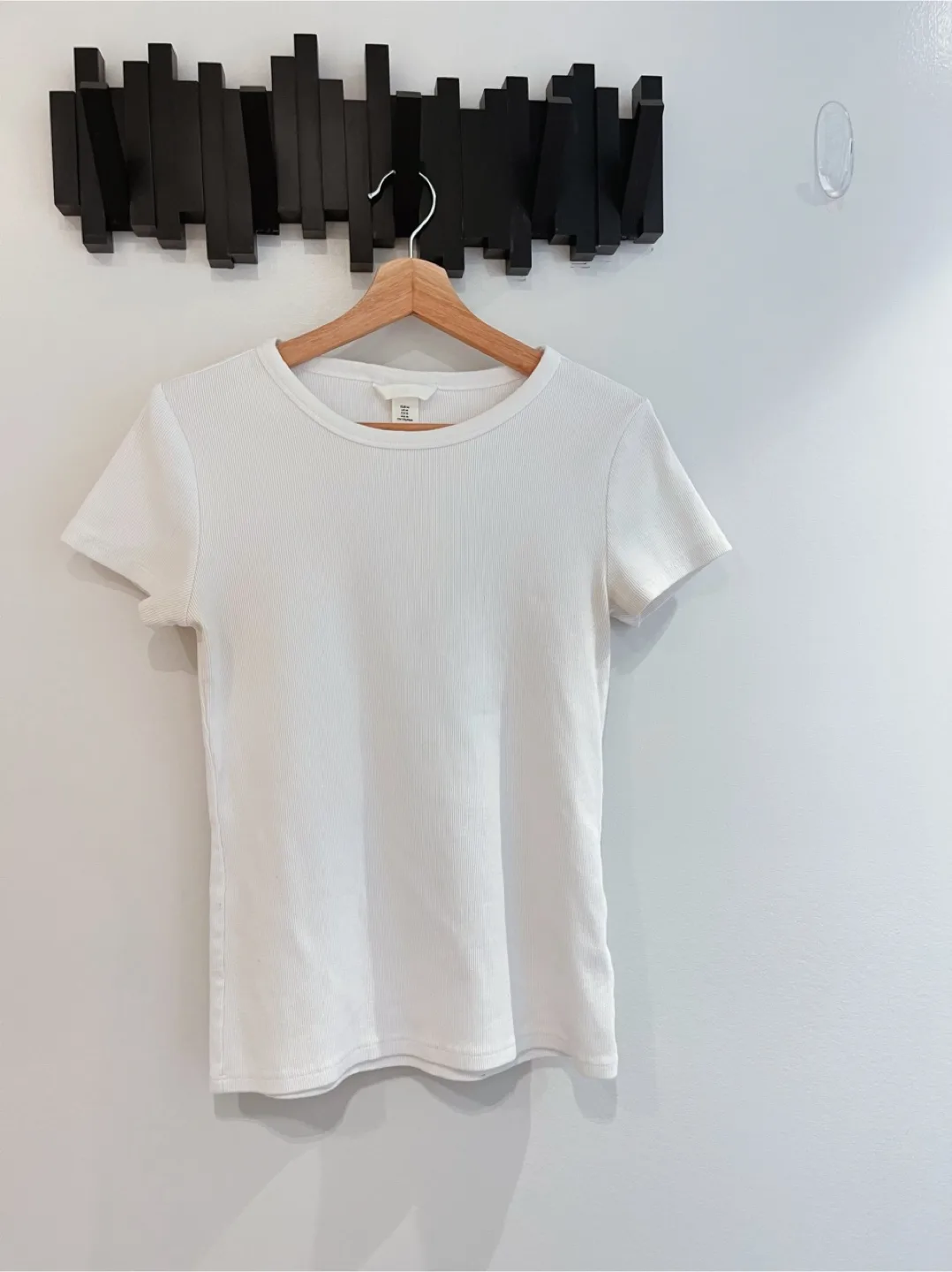 H&M White Ribbed T-Shirt - Size M thumbnail