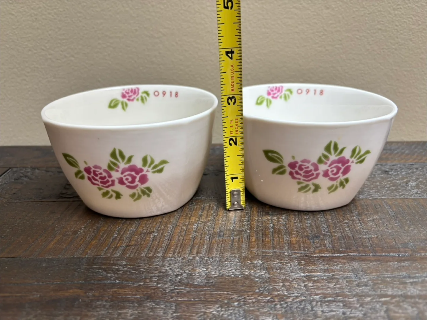 set of 2 Ceramic Bowls & chopsticks rest image indicator(2)