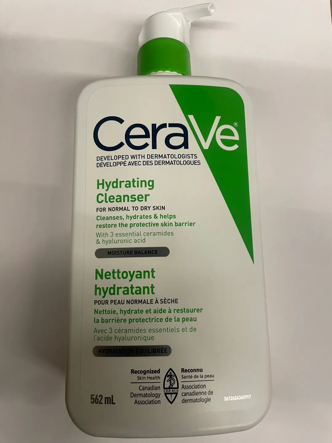 CeraVe Hydrating Cleanser thumbnail