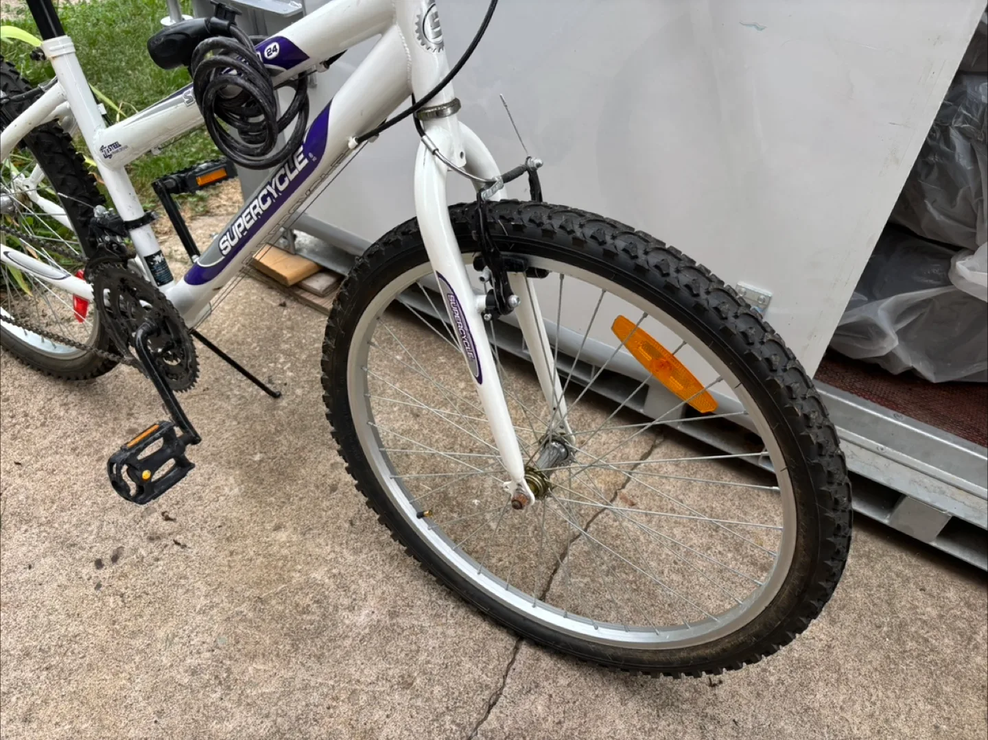 Supercycle SC1 24" Bike - White image indicator(2)