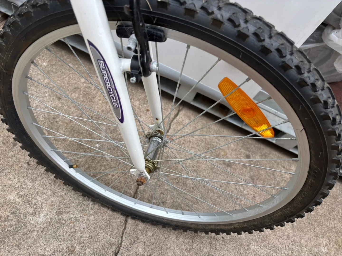 Supercycle SC1 24" Bike - White image indicator(10)