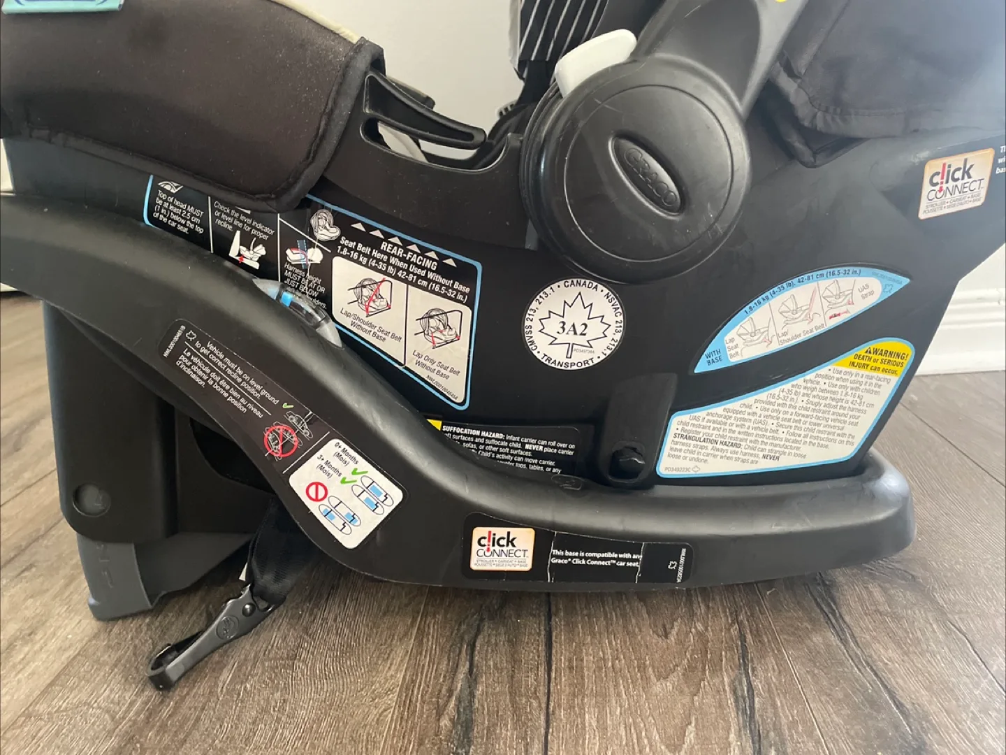 Graco SnugRide SR35 LT LX Infant Car Seat and Extra Base image indicator(3)