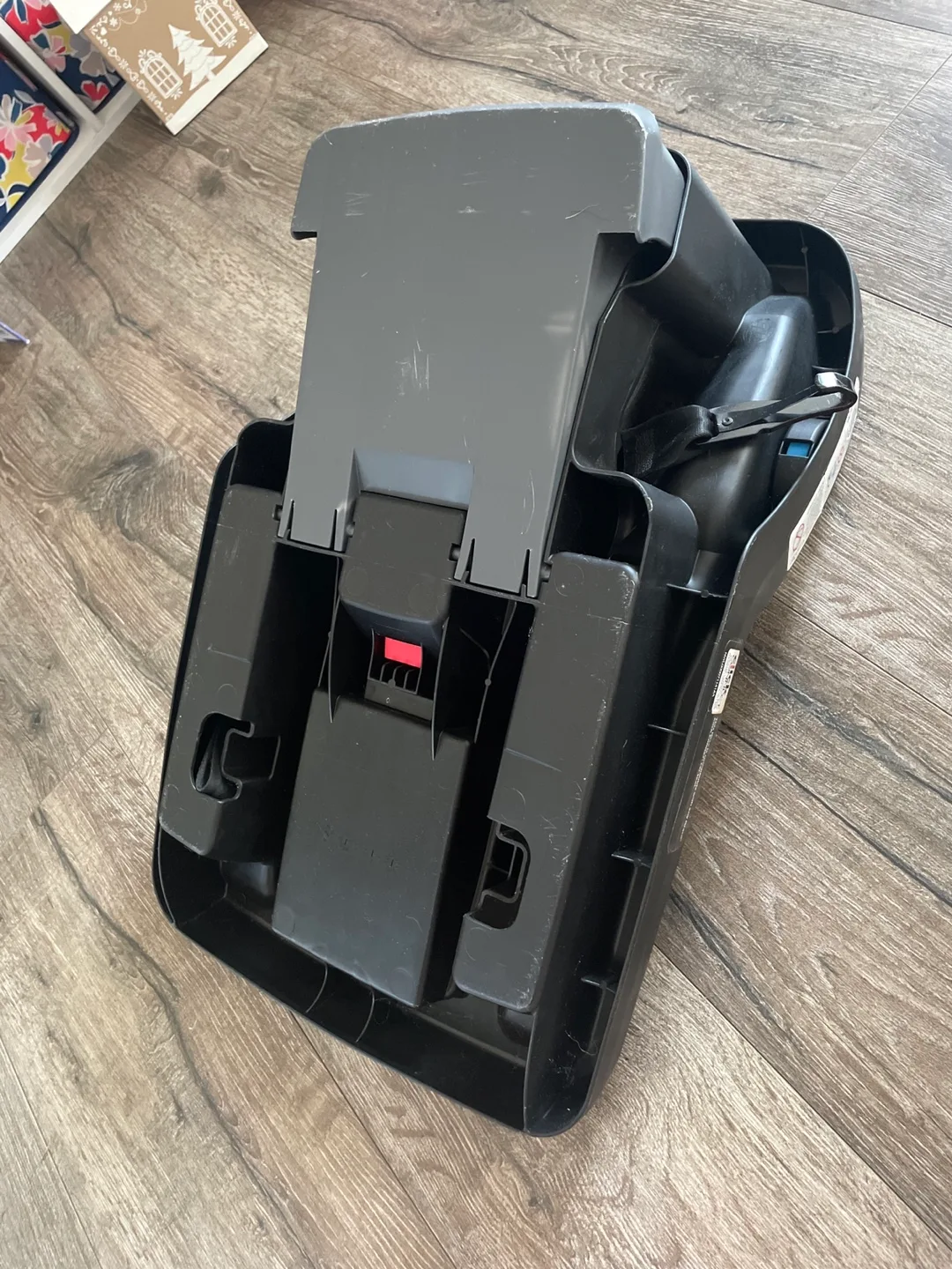 Graco SnugRide SR35 LT LX Infant Car Seat and Extra Base image indicator(7)