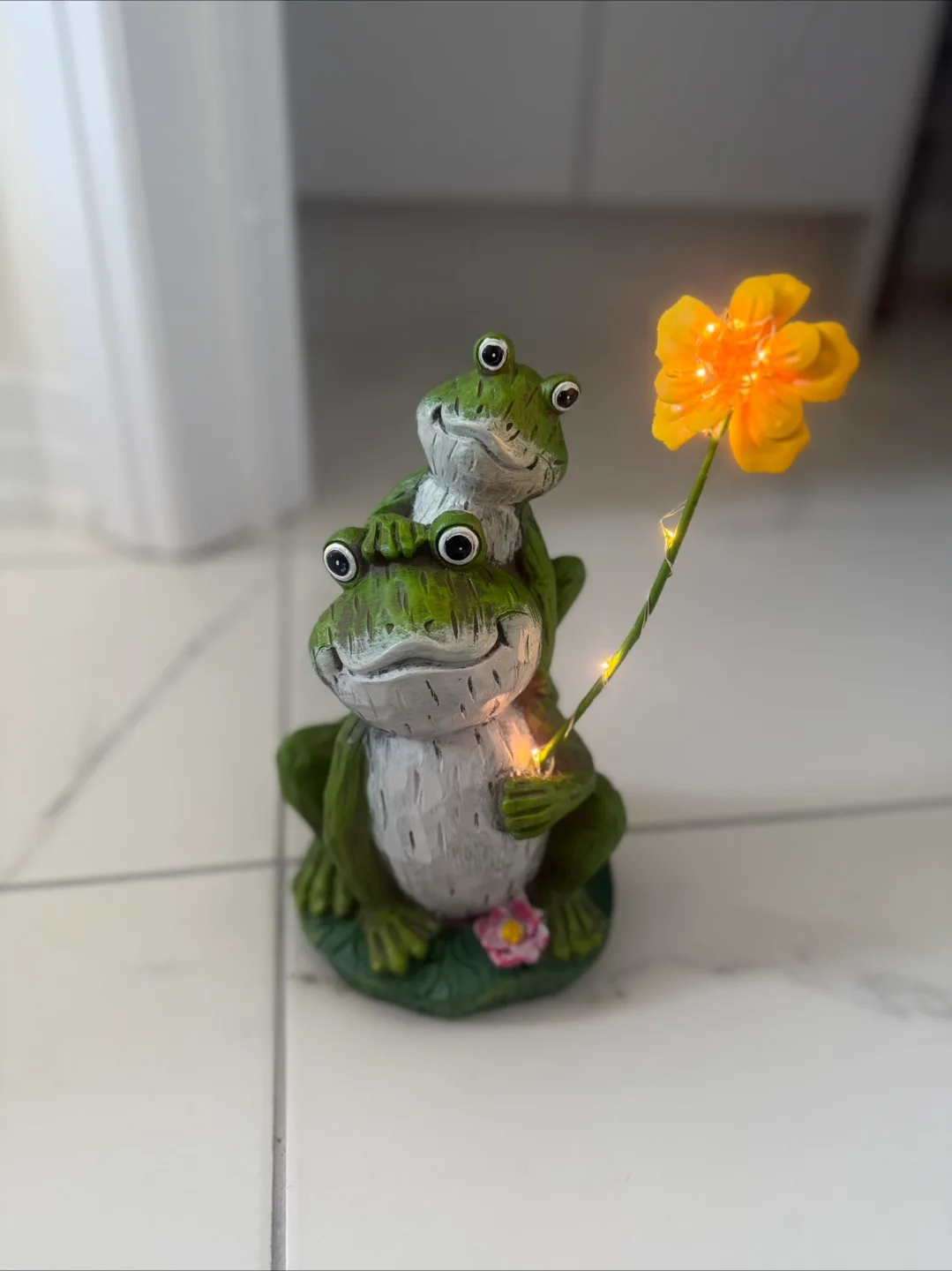New in box - Solar Garden Frog Garden Decor thumbnail