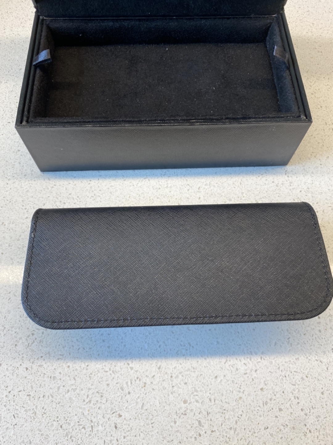 Linda Farrow Sunglasses and Jewelry Case - photo 4