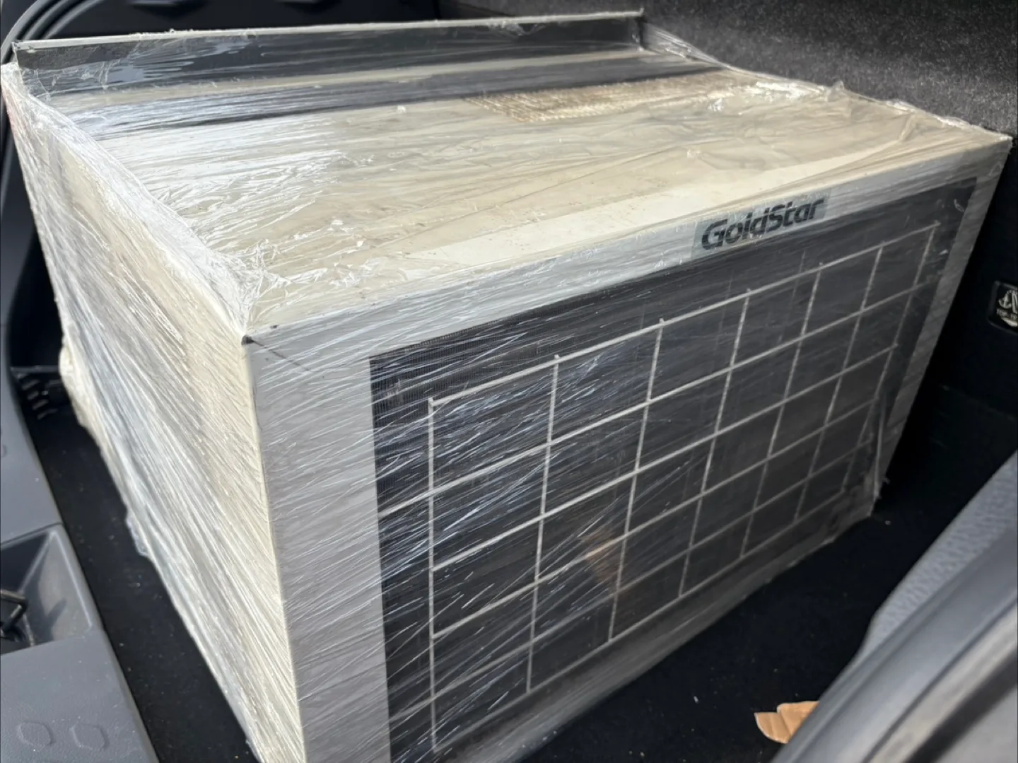 GoldStar Window Air Conditioner thumbnail