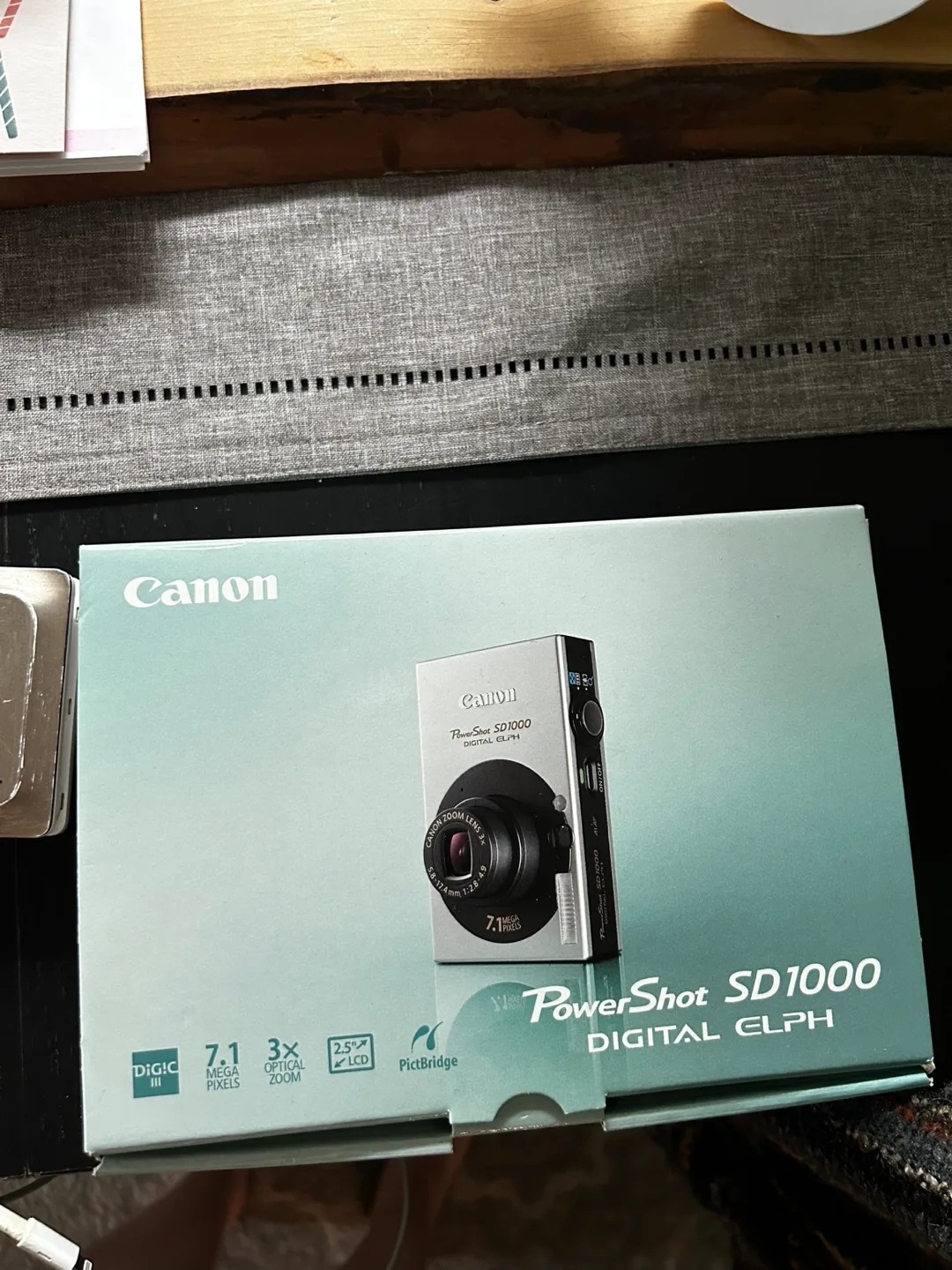 Canon PowerShot SD1000 Digital Elph Camera thumbnail