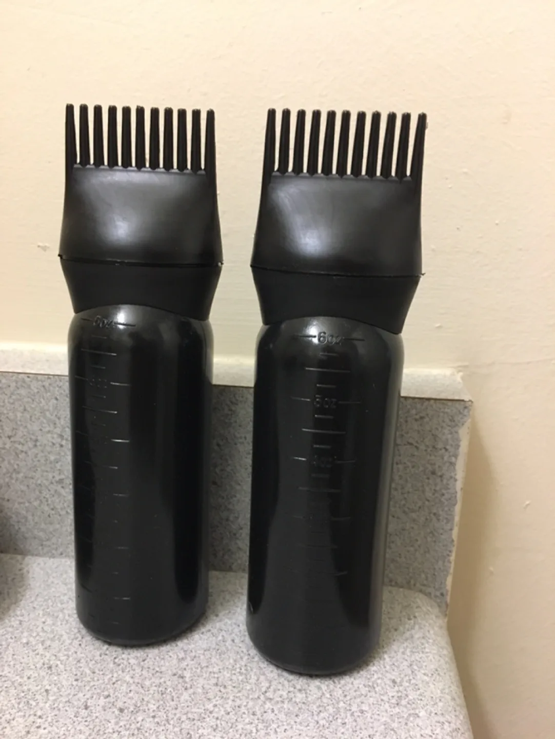 Hair Dye Applicator Bottle with Comb thumbnail