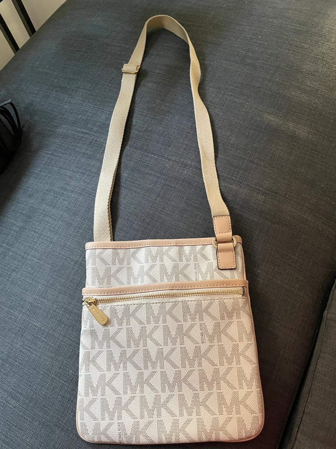 New Michael Kors Crossbody Bag thumbnail
