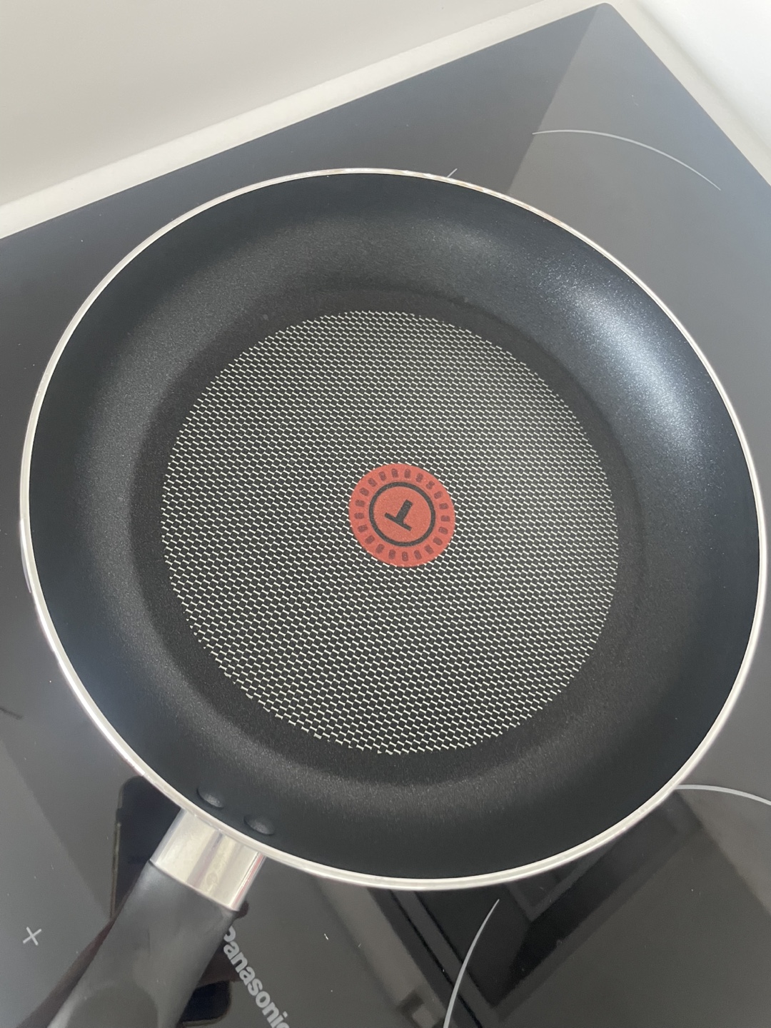 T-fal 28cm Non-Stick Frypan (not induction compatible)