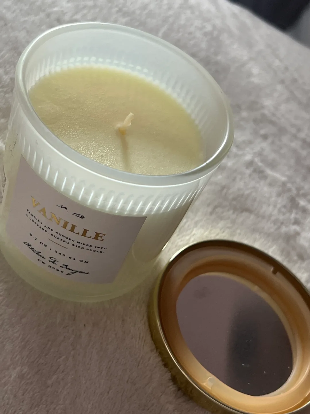 DW Home Vanille Scented Candle image indicator(2)