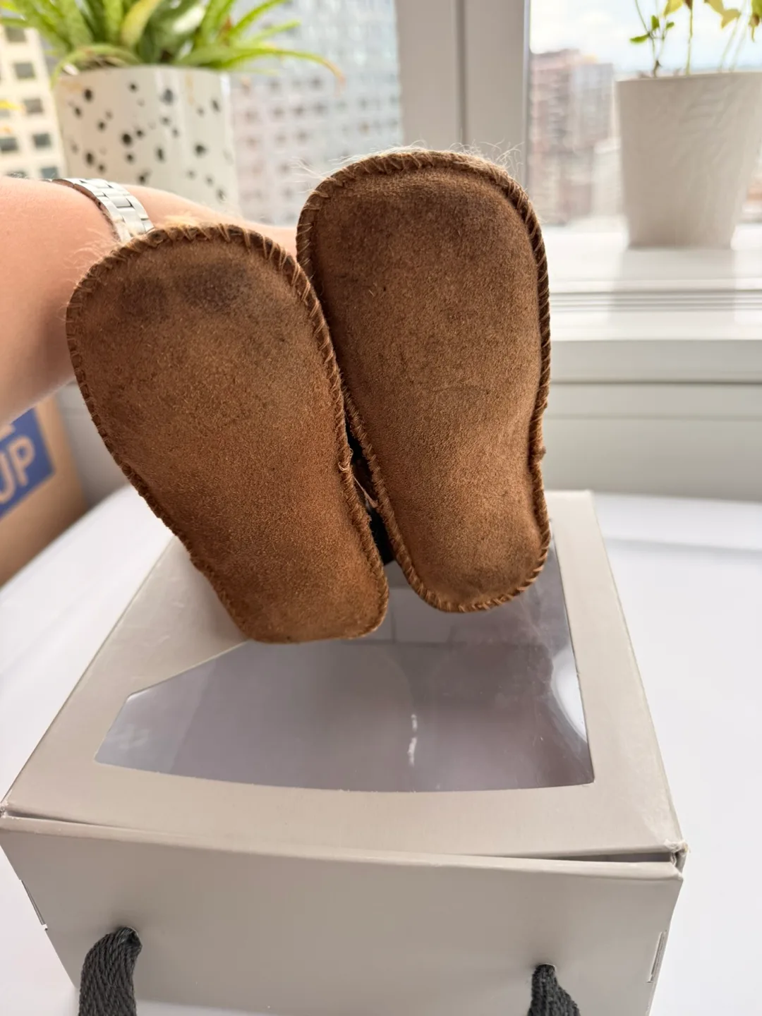 UGG Erin Infant Booties - Size M (6-12 Months) thumbnail