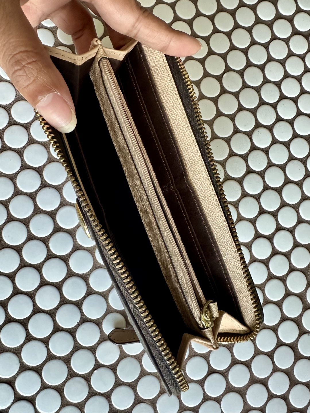 COACH Peyton Slim Brown Leather Wallet - photo 3