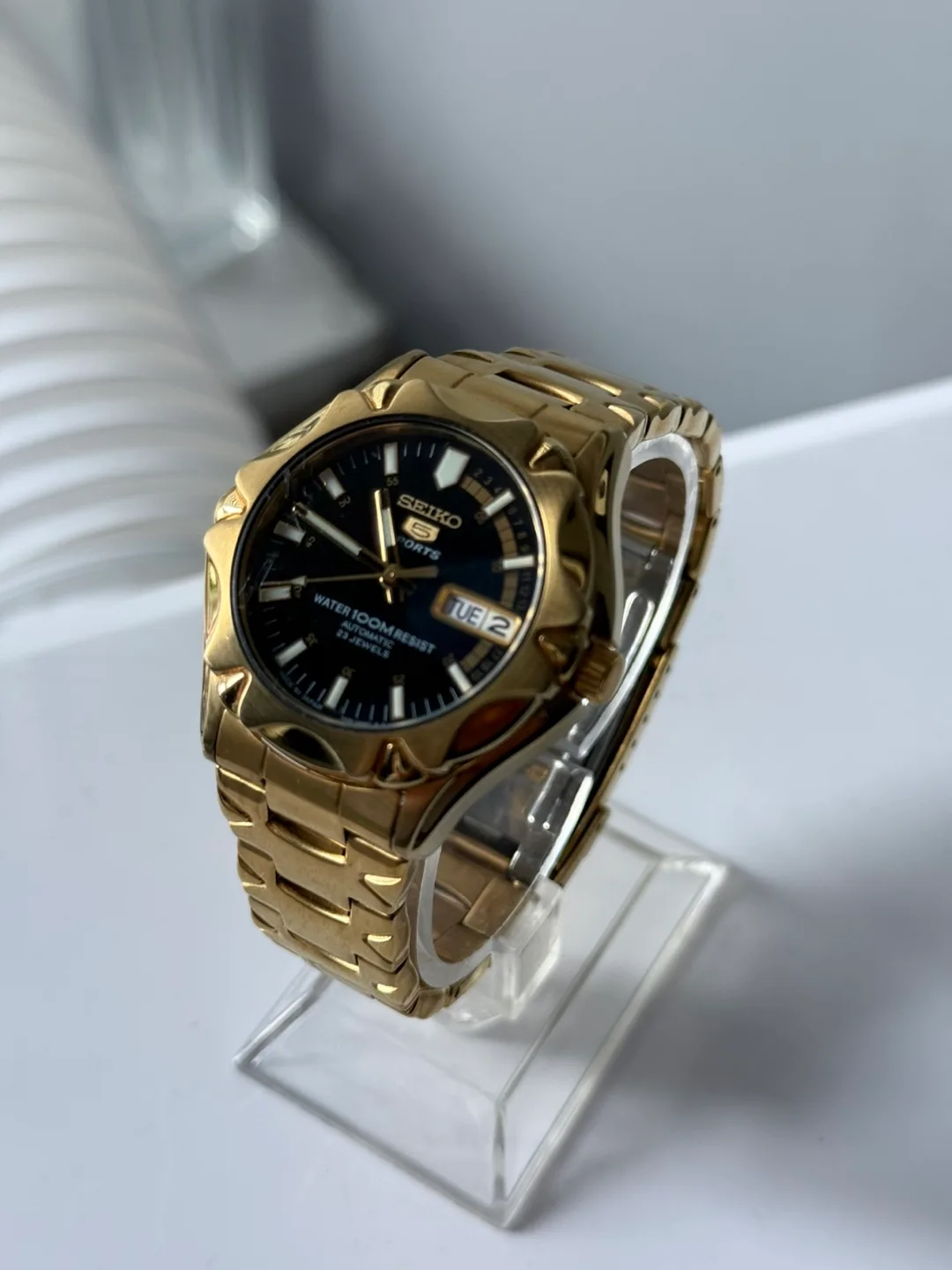 Vintage Seiko Automatic Watch image indicator(2)