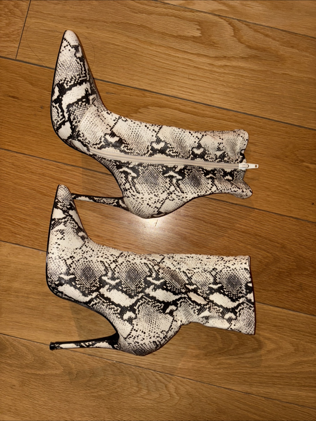 Steve Madden Snakeskin Booties Size 7.5 - photo 4
