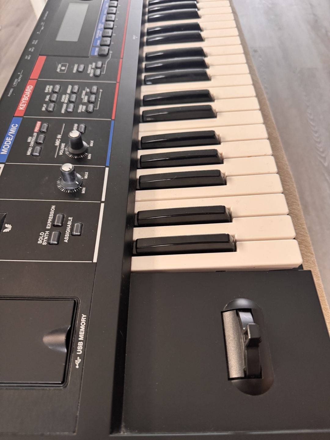 Roland Juno-Di Mobile Synthesizer - photo 2