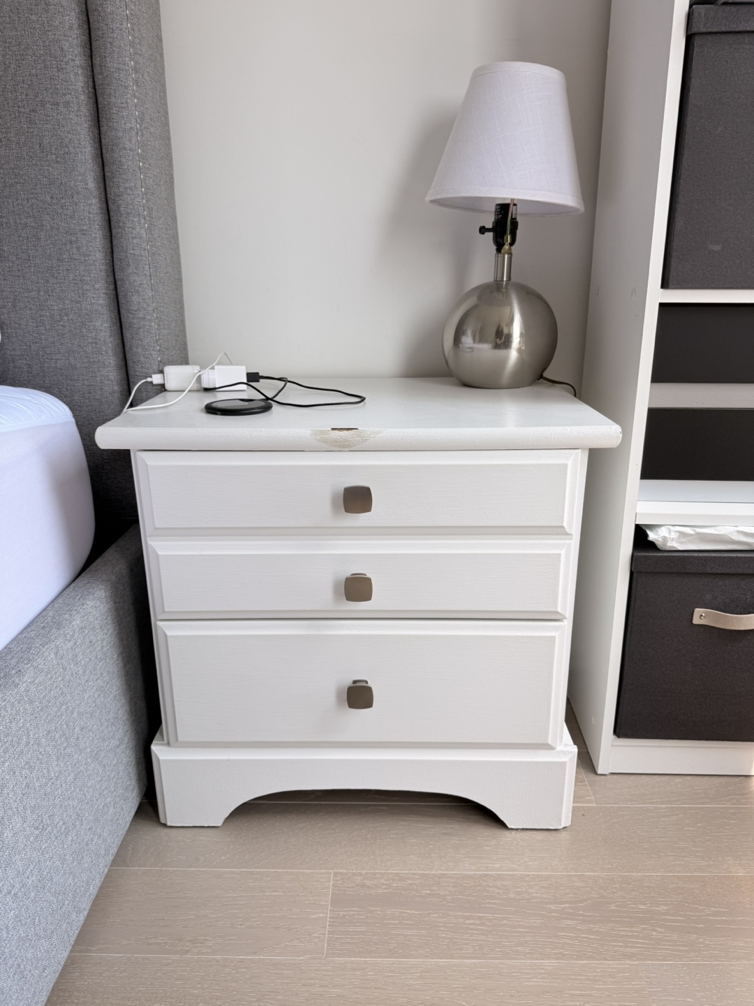 2 White 3-Drawer Nightstand and 3-Drawer Dresser - photo 2