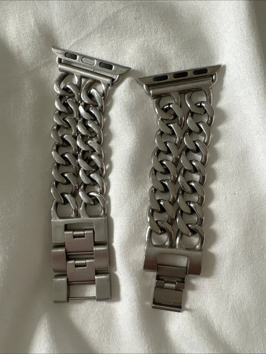 Apple Watch Series 2 with Bands & Charger image indicator(4)