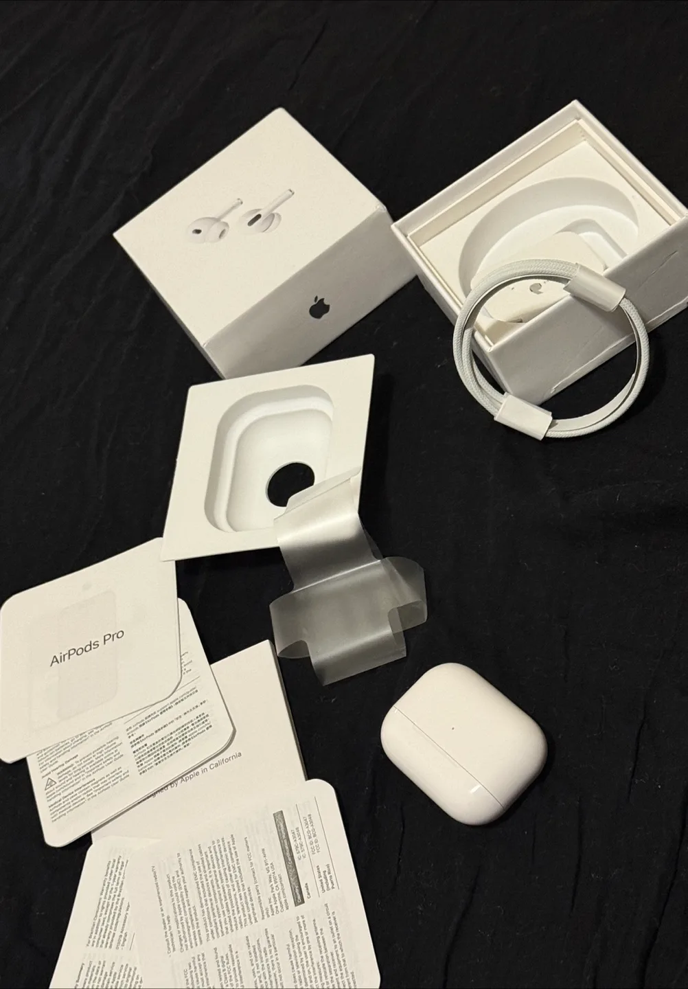Apple AirPods Pro 2nd Generation - Like New! image indicator(4)