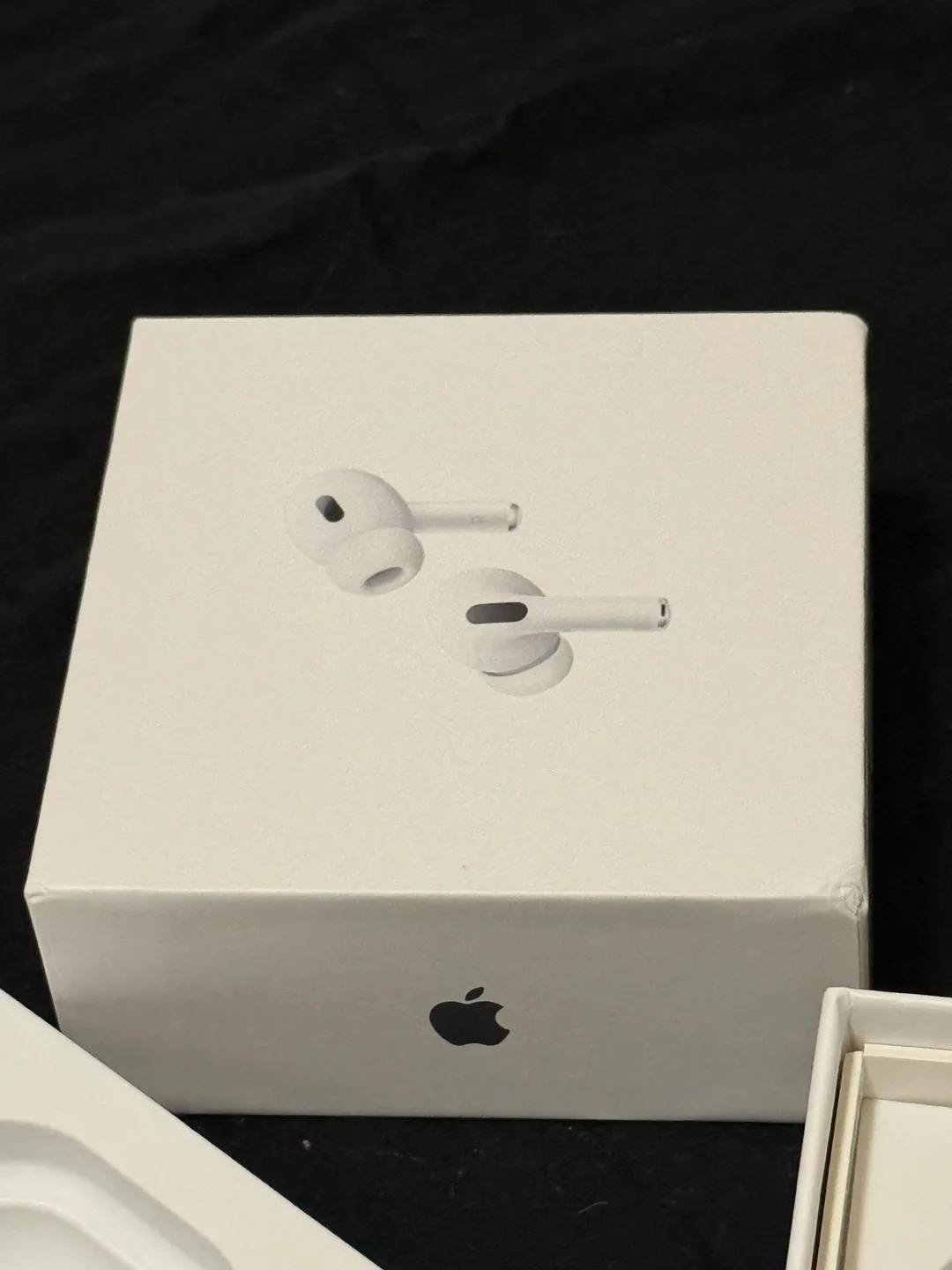 Apple AirPods Pro 2nd Generation - Like New! image indicator(7)