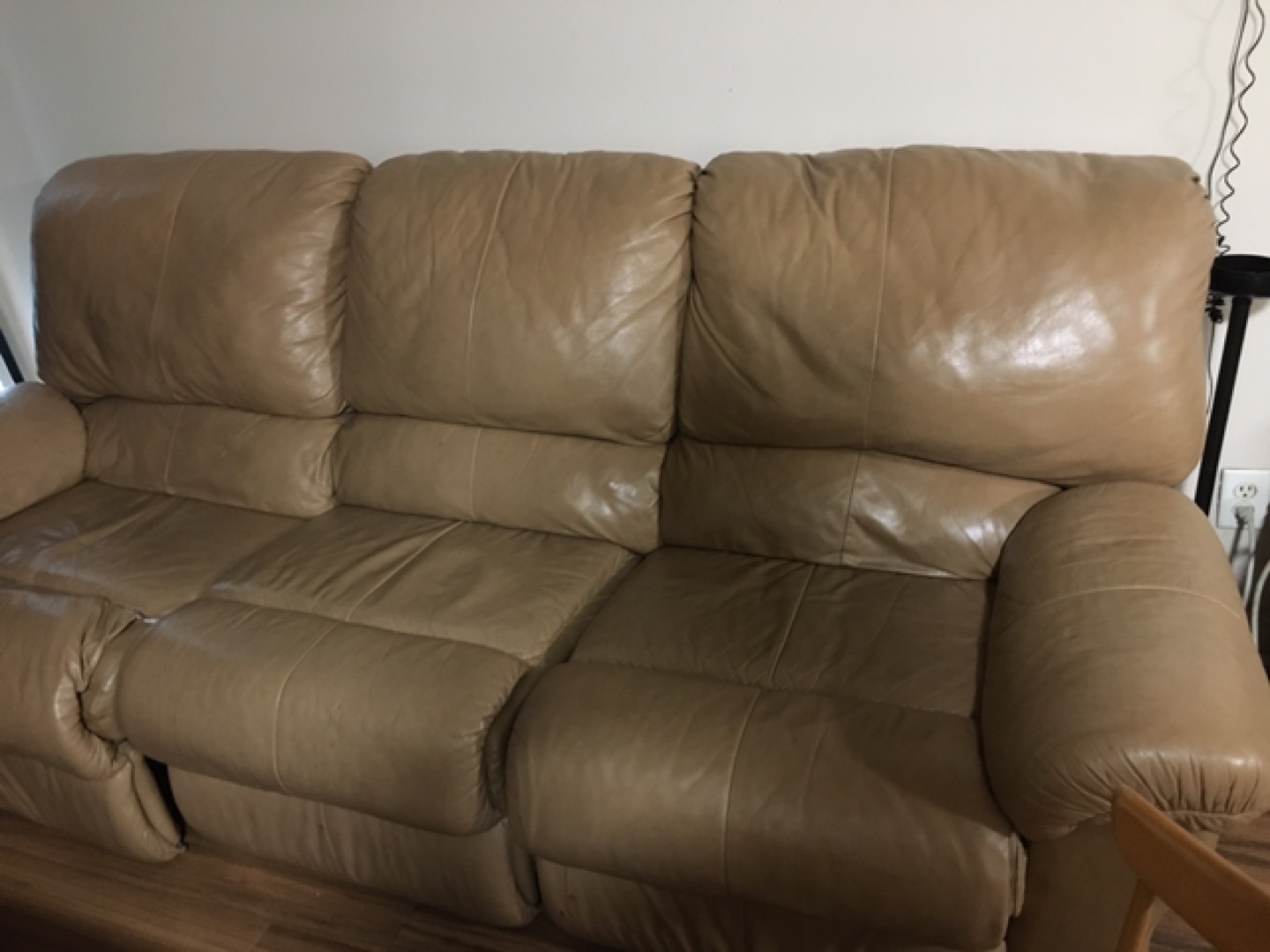 Leather couch - photo 3