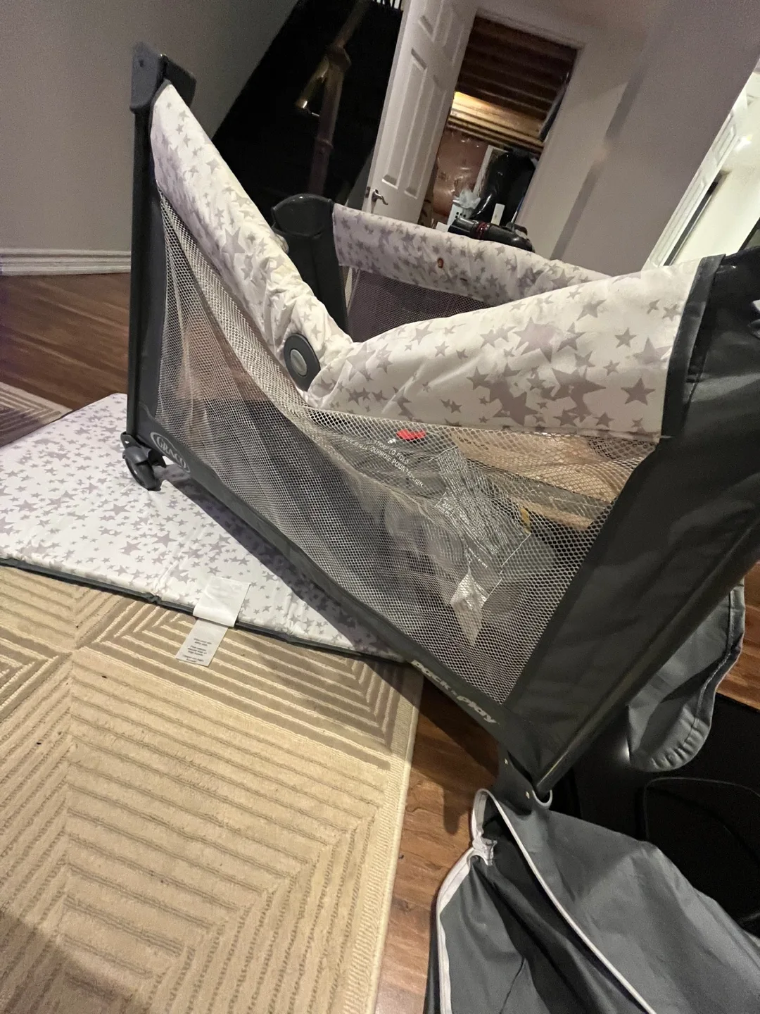 Graco Pack 'n Play Portable Playard image indicator(3)