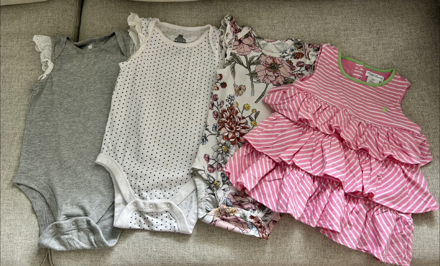 Baby GAP & Lollipops Bodysuits - Size 12-18 Months - photo 2