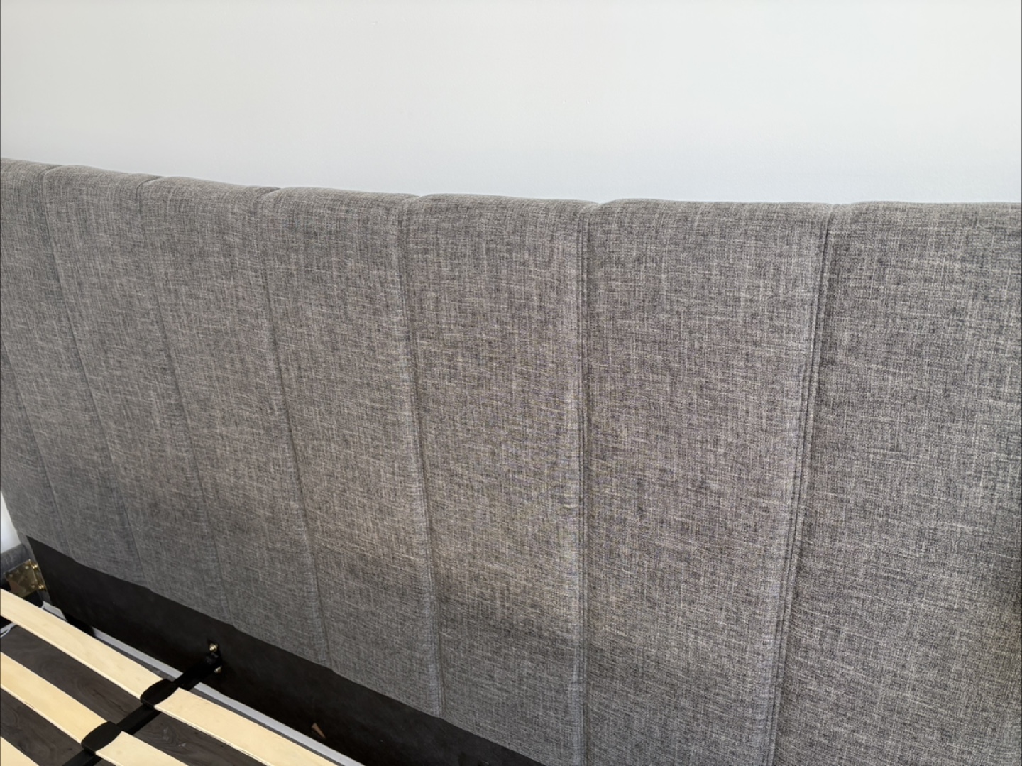 King size Upholstered Platform Bed Frame - Grey - photo 4