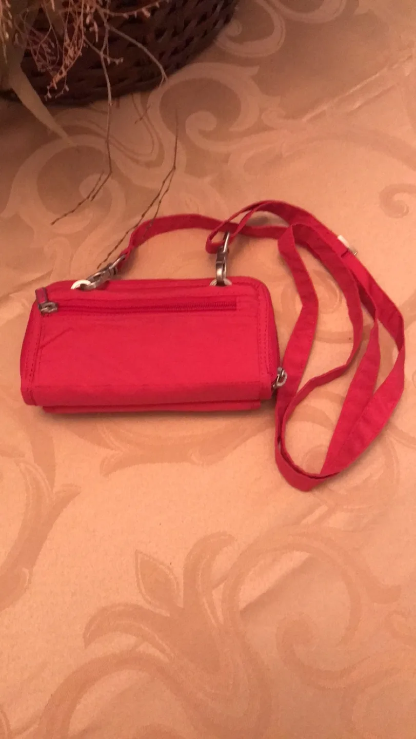 Lug Crossbody Wallet - Pink image indicator(2)