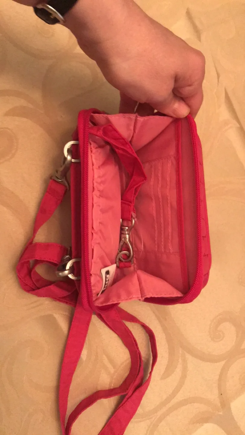 Lug Crossbody Wallet - Pink image indicator(4)