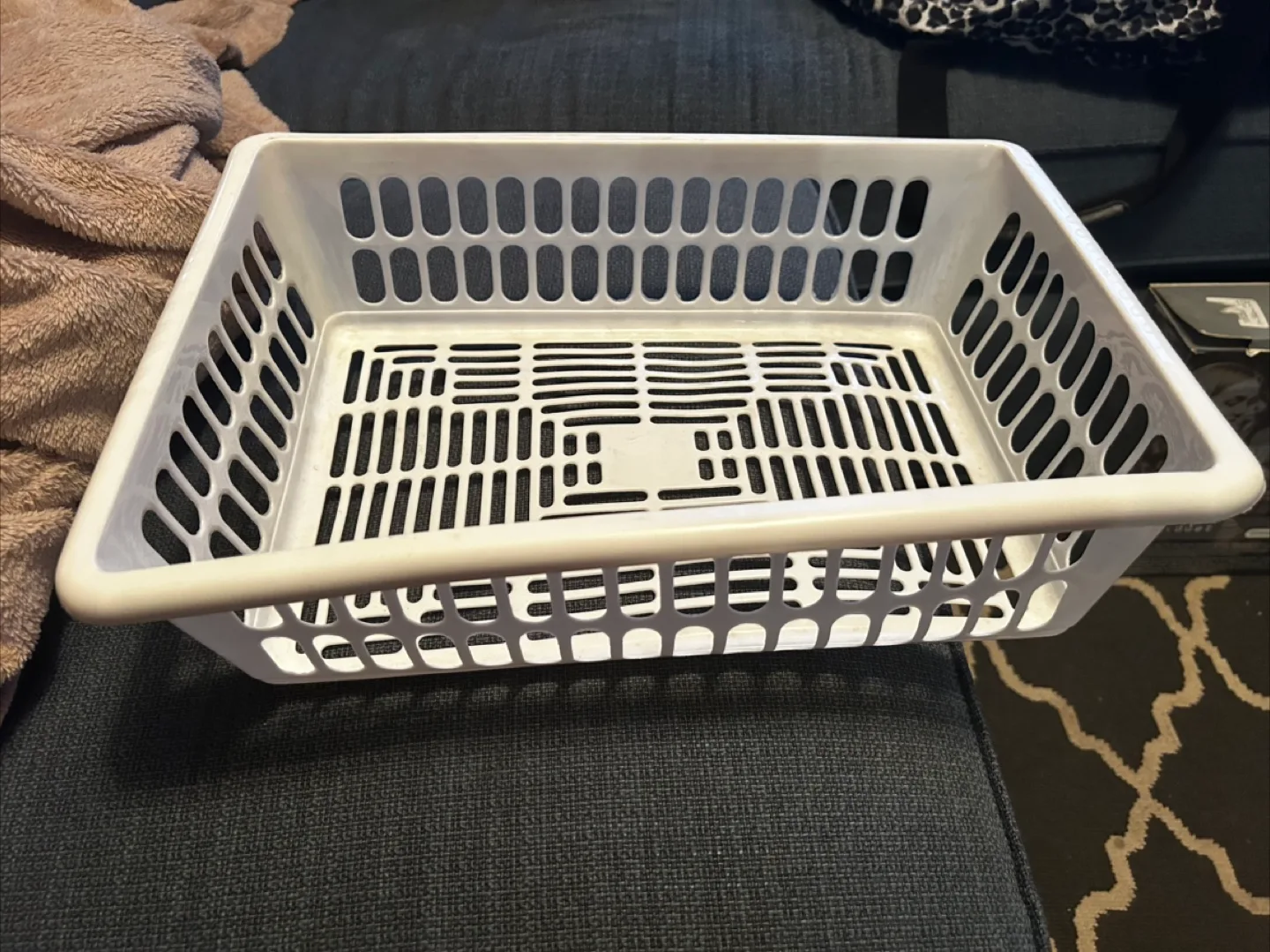 White Plastic Basket #freecycle thumbnail