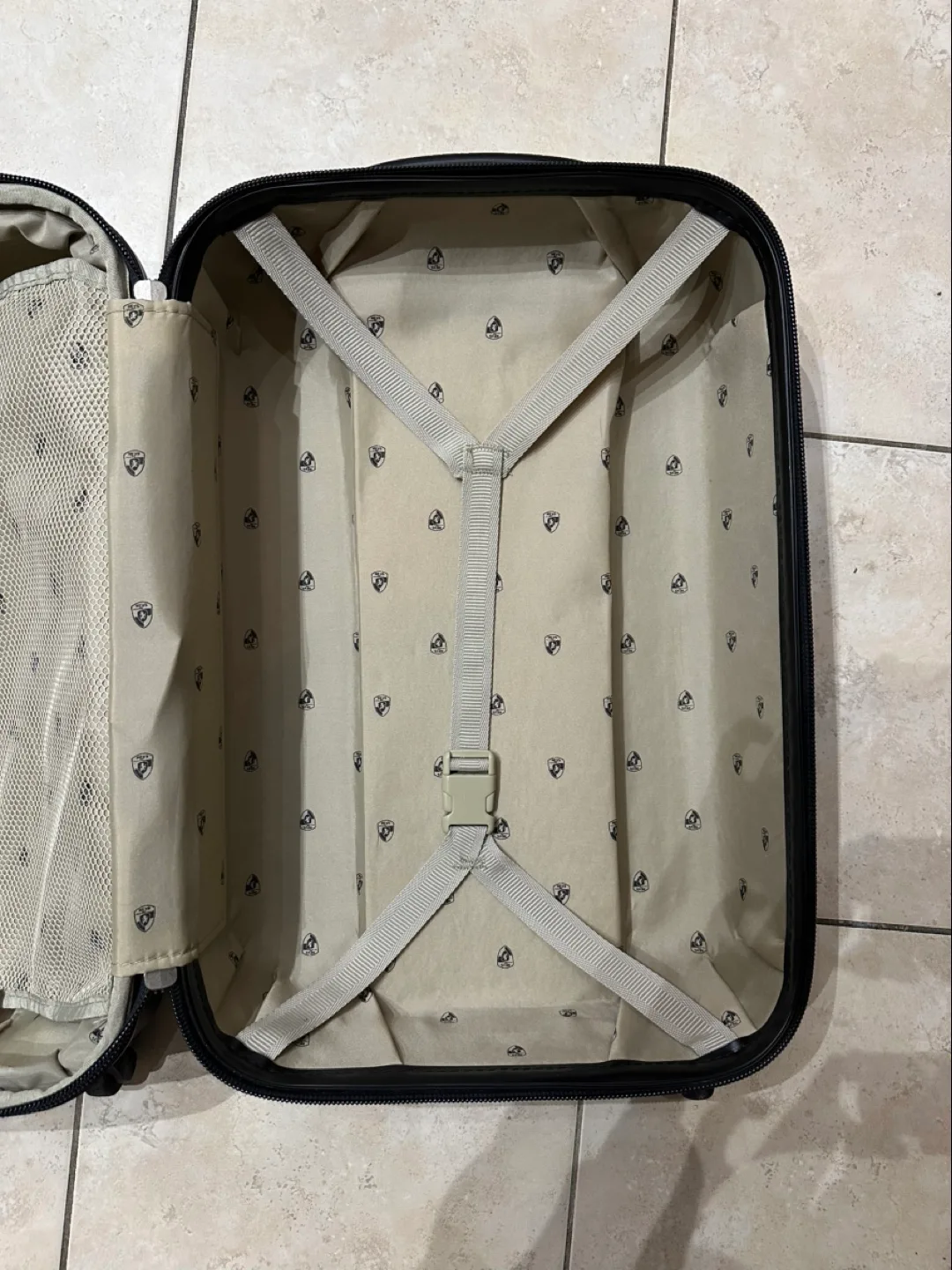 Heys Luggage Carry-on Suitcase image indicator(9)