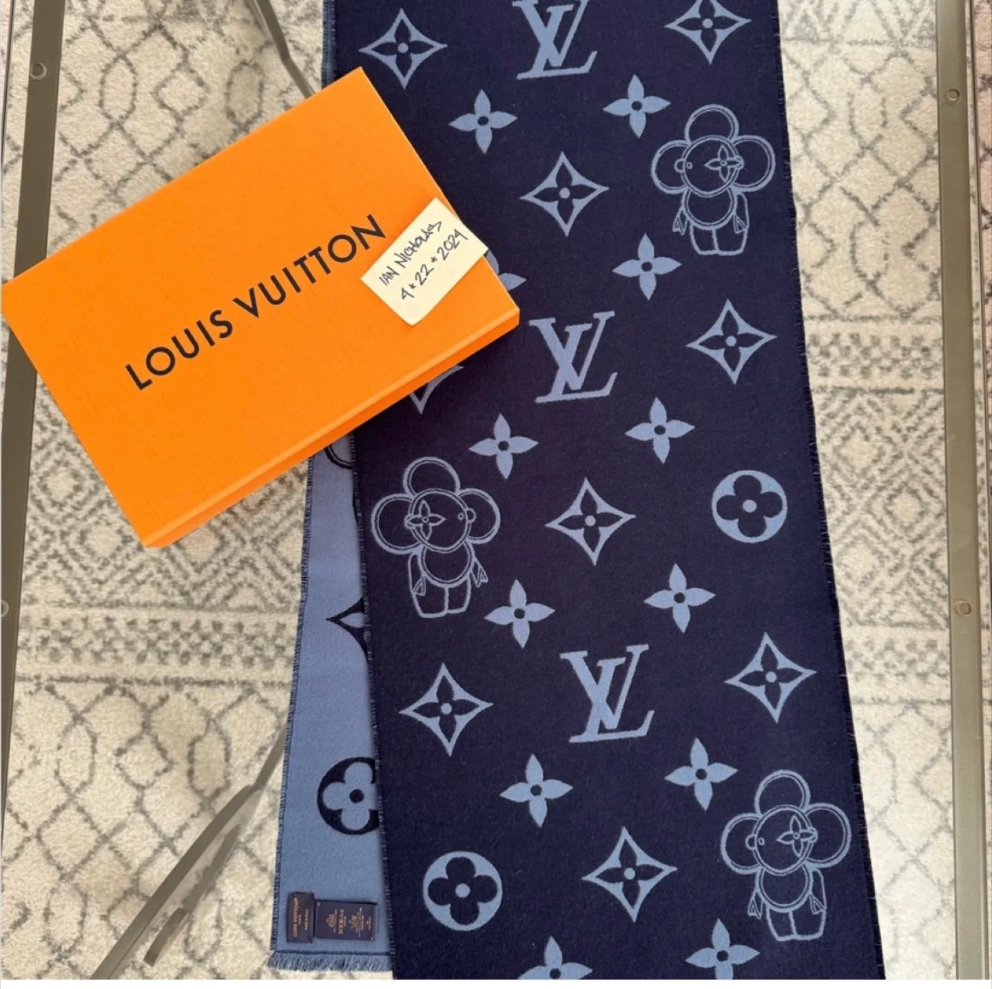 Louis Vuitton men’s cashmere scarf image indicator(2)