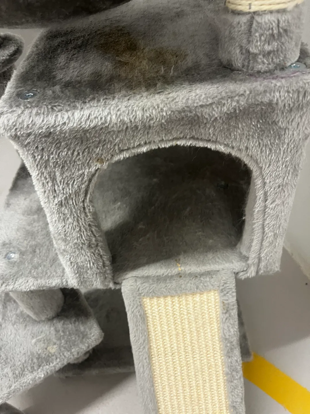 Grey Cat Tree with Secretlab Pillow image indicator(6)