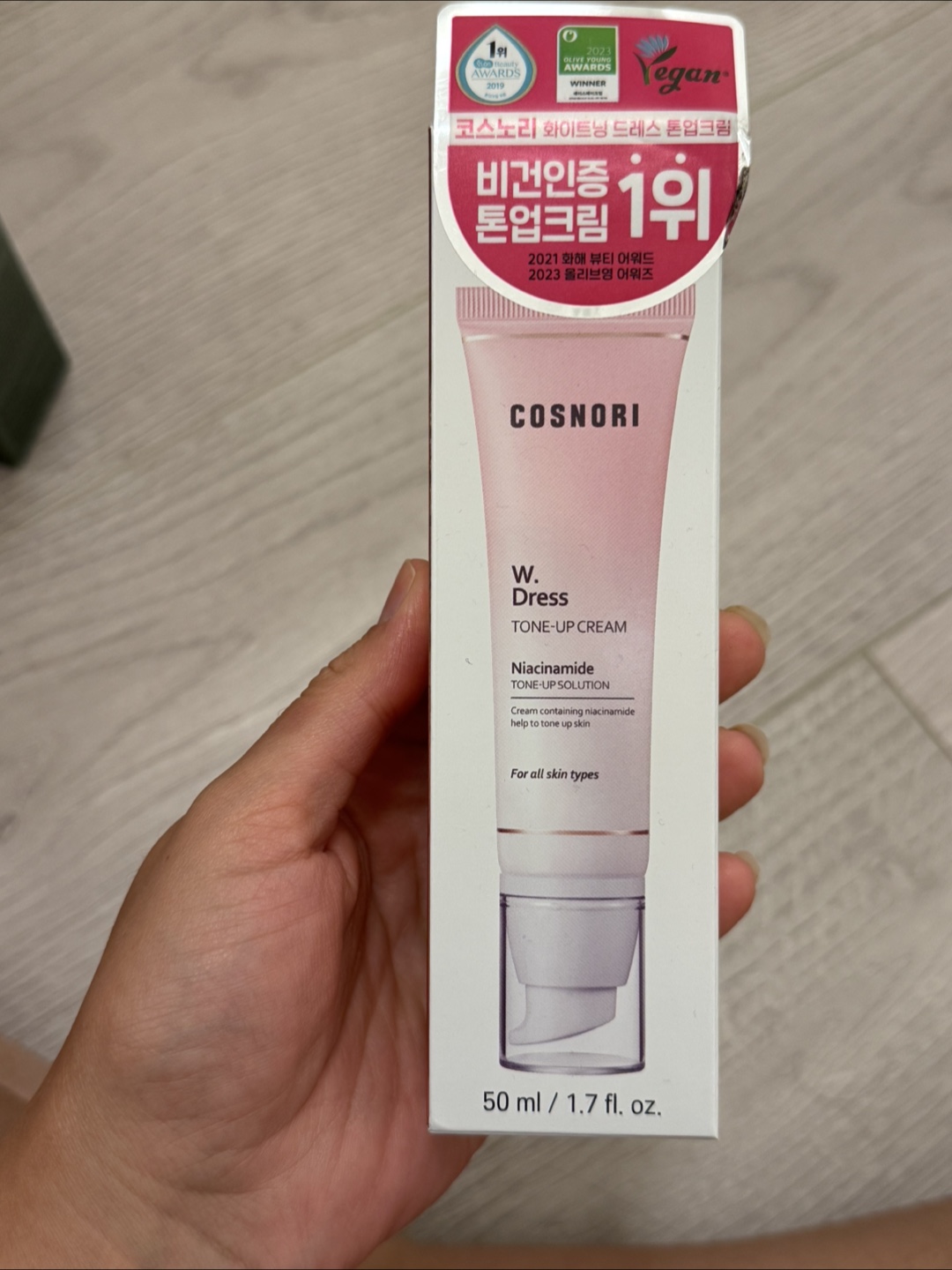 COSNORI W. Dress Cream Tone-up - New!