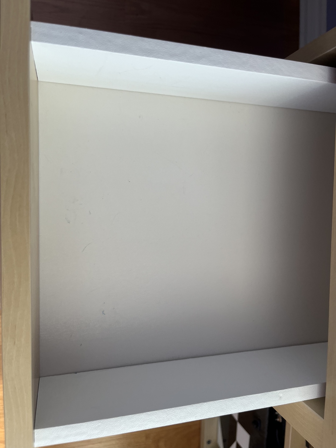 Desk - photo 3