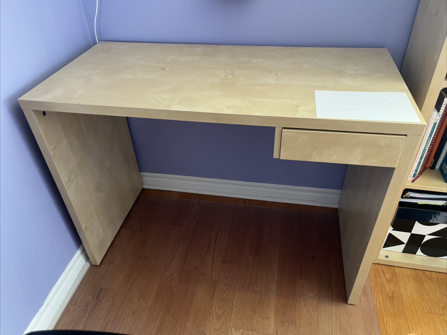 Desk - photo 2