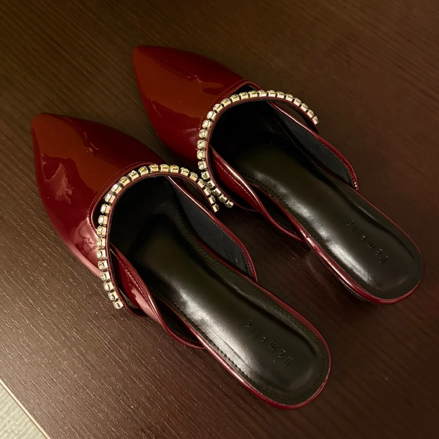 burgundy short heels thumbnail