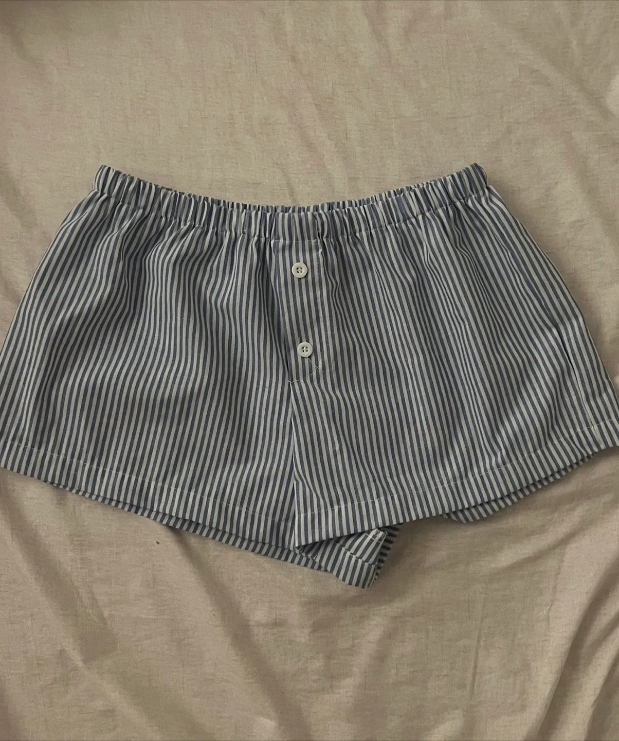 striped shorts thumbnail