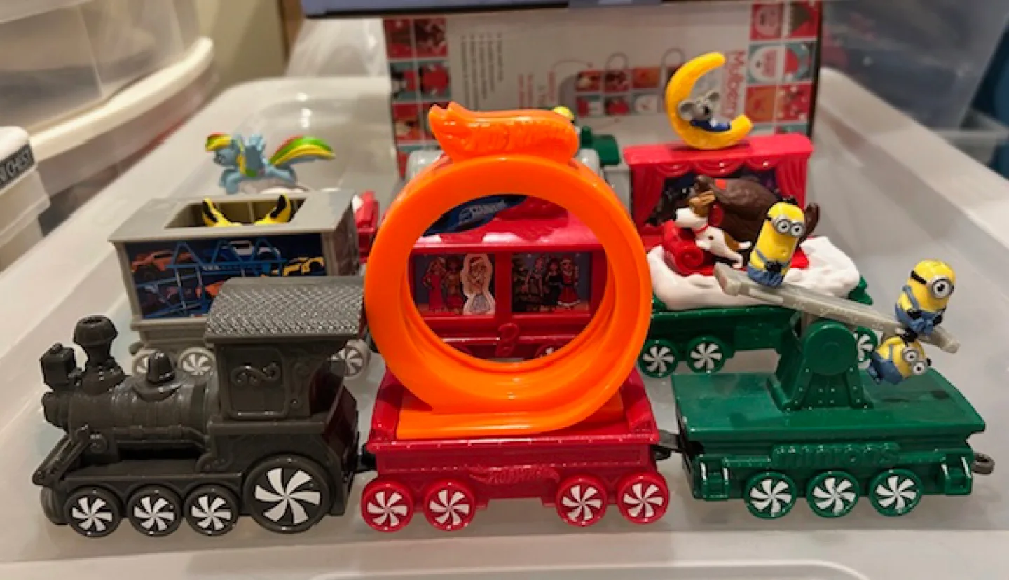 🤩 10 Piece McDonalds Toy Train Set thumbnail