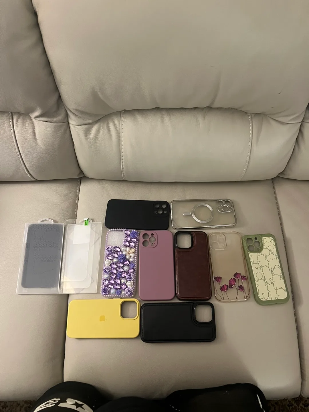 IPhone 13 Pro Max (Cases/ScreenProtectors) thumbnail