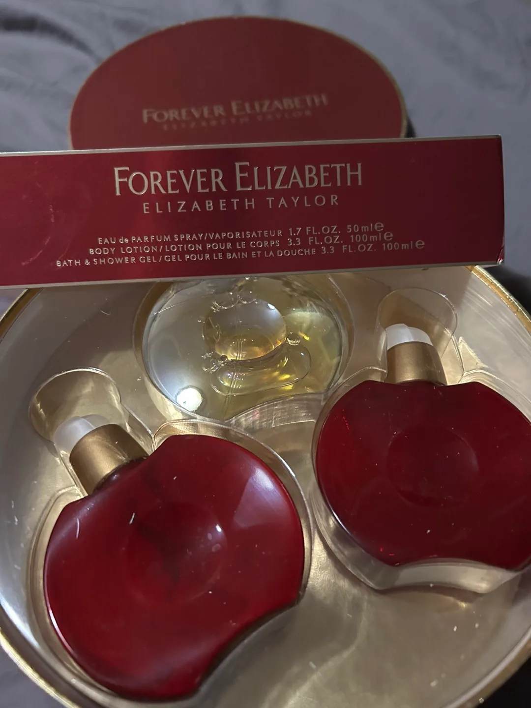 Forever Elizabeth Taylor Gift Set image indicator(2)