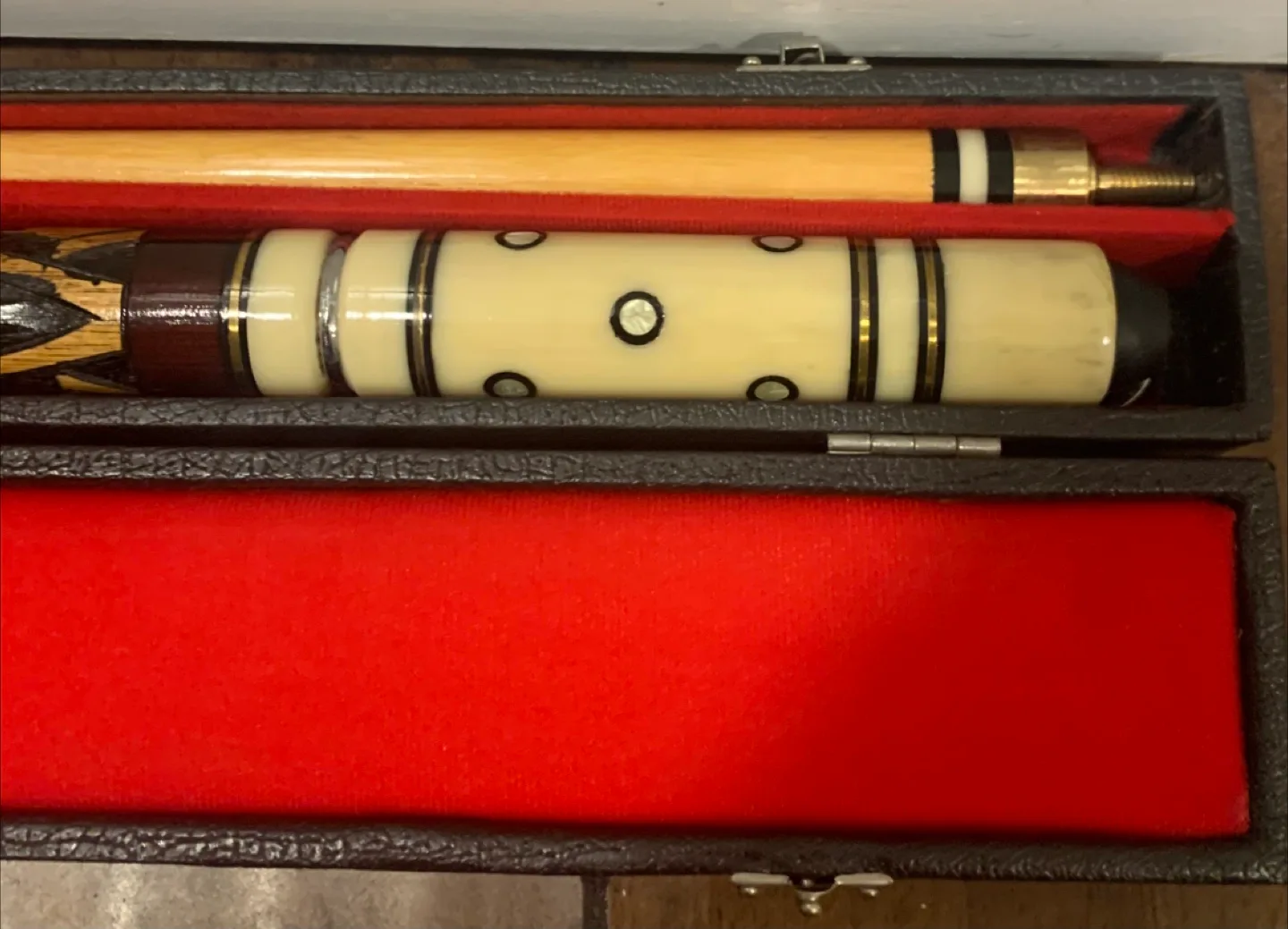 Cue Billiard Vintage Pool Stick Hand Carved Inlaid With Case image indicator(2)