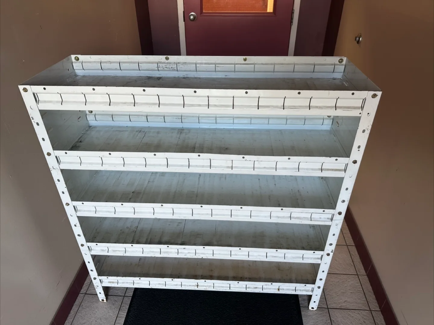 Metal shelving Unit thumbnail