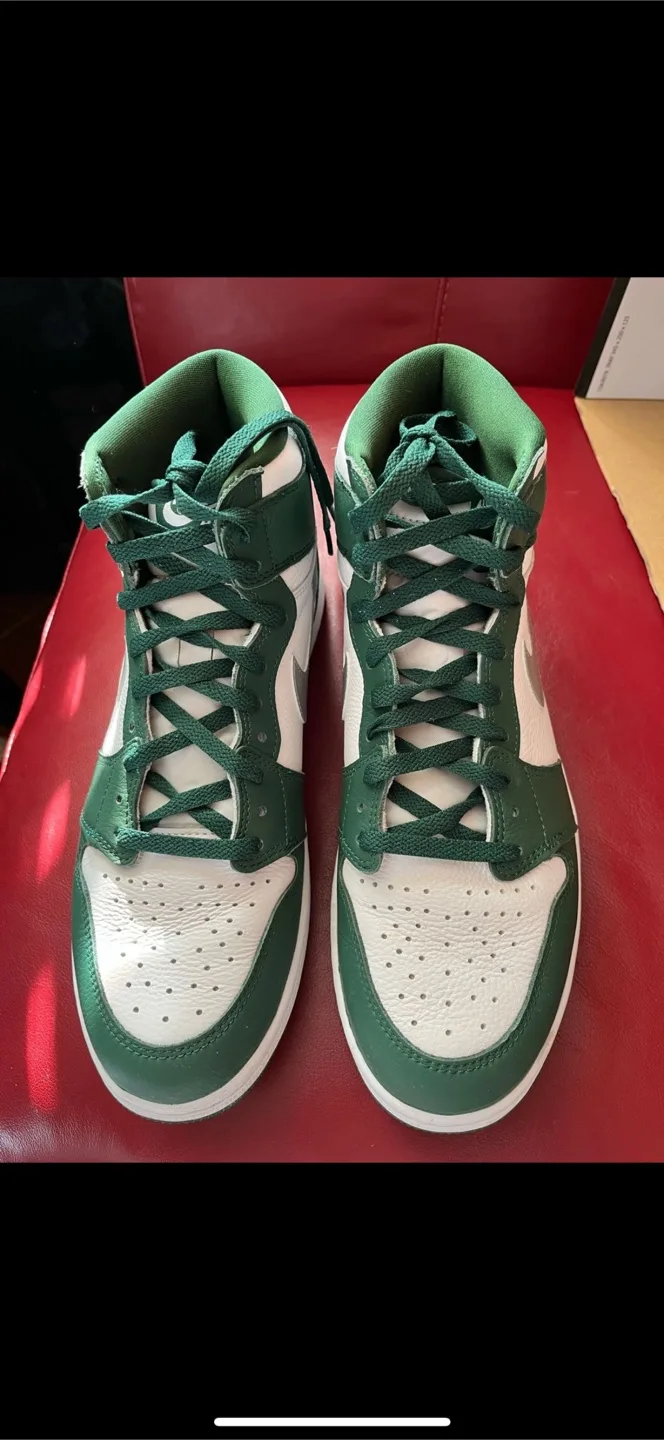 Nike Air Jordan 1 Retro High OG 'Gorge Green' - Size 11.5 image indicator(3)