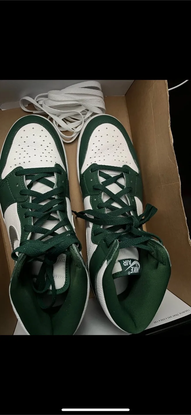 Nike Air Jordan 1 Retro High OG 'Gorge Green' - Size 11.5 image indicator(7)