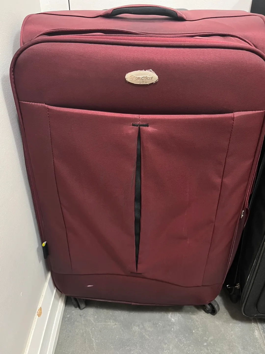 American Tourister & President Luggage Set image indicator(2)