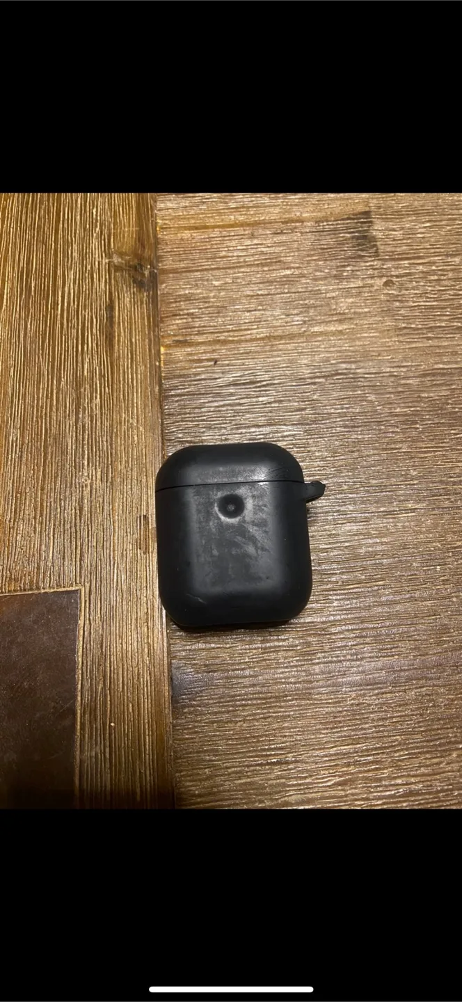 Apple AirPods (2nd generation) image indicator(3)