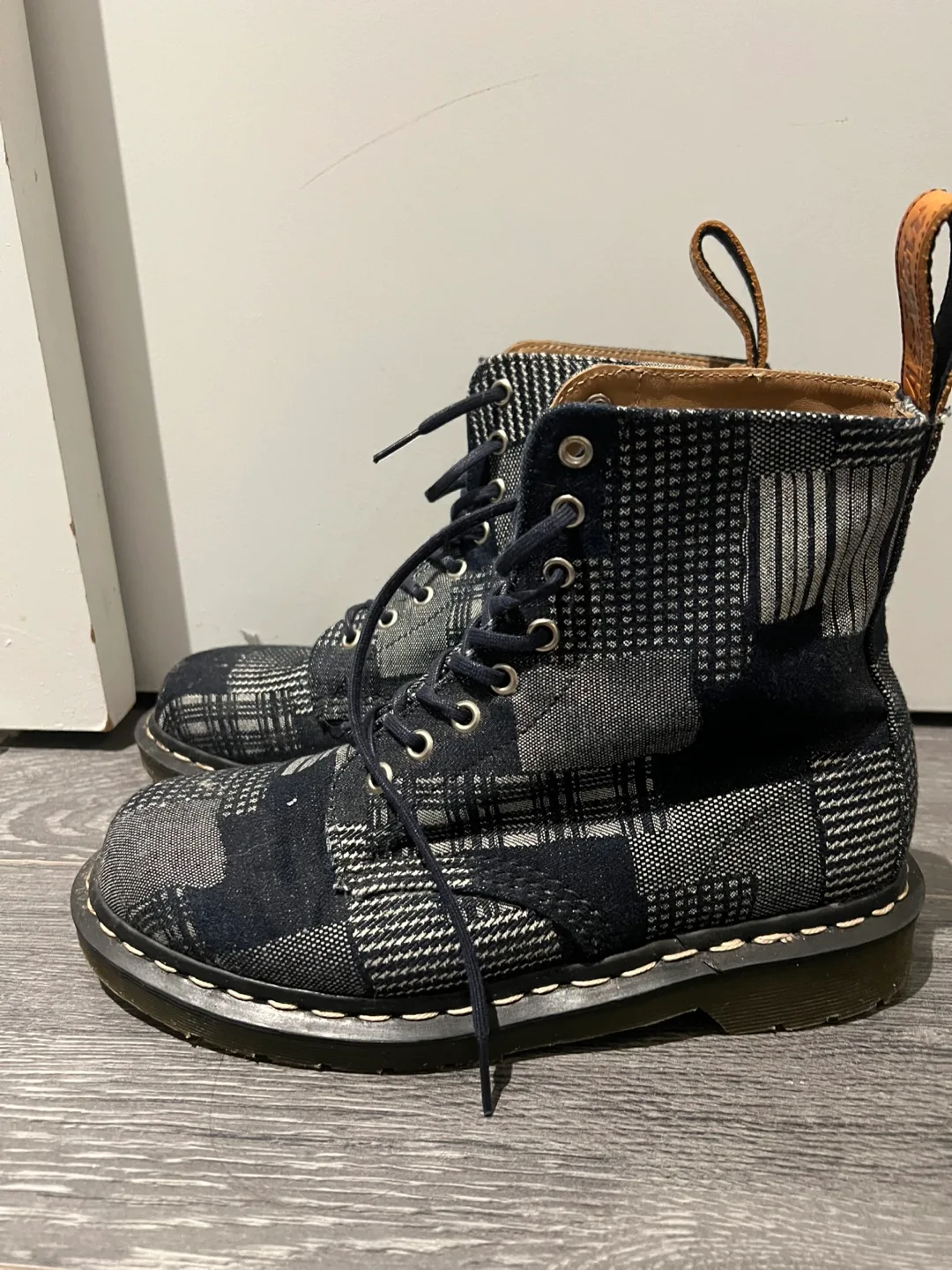 Dr. Martens Boots - UK Size 6 260-265mm image indicator(2)